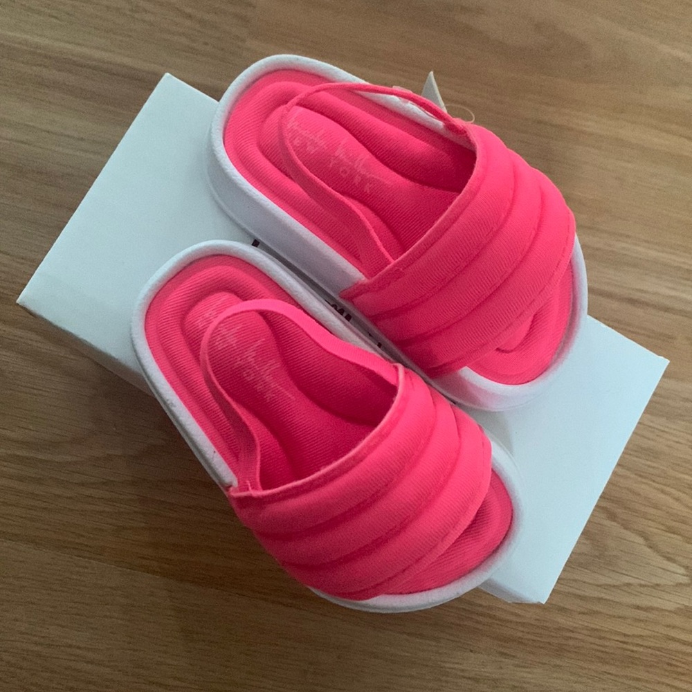 NWT baby sandals